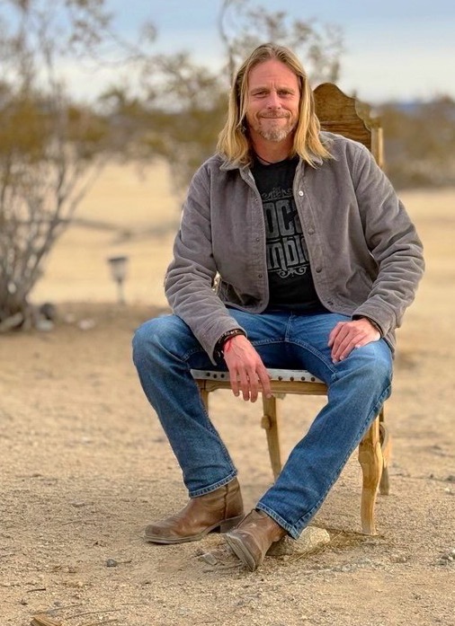 Fraser-profile-desert Fraser Johnson in the desert